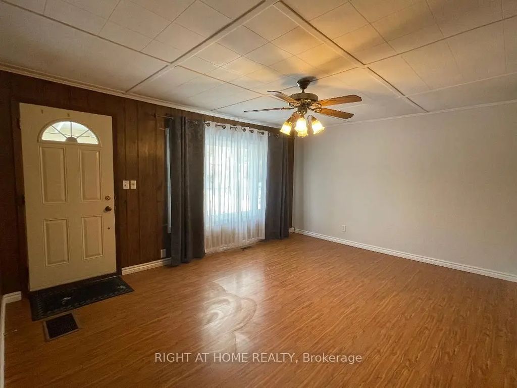 265 Shorecrest Road Main Floor 1br Unit, Georgina