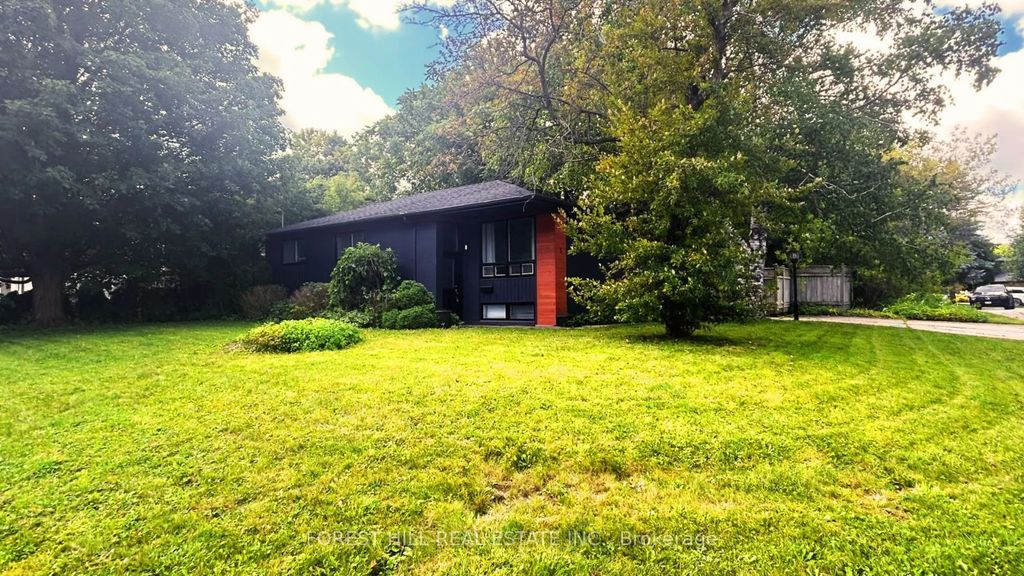 1 Willis Drive, Aurora