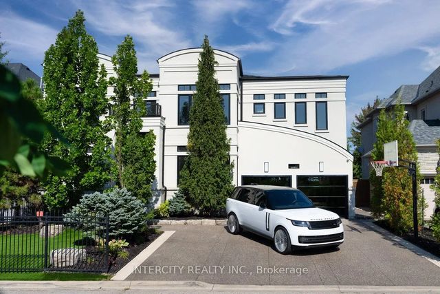102 Cook's Mill Crescent, Vaughan