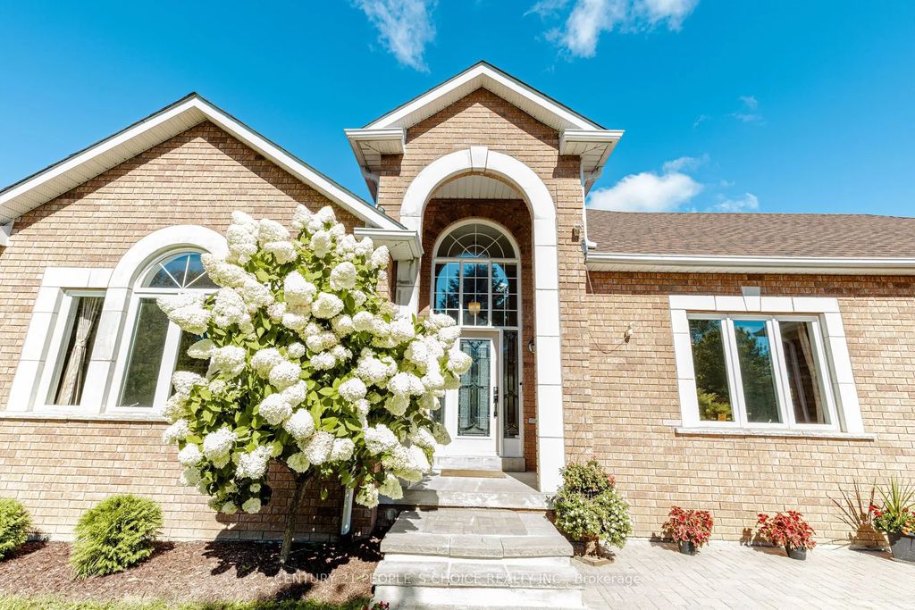 44 Deer Ridge Road, Uxbridge