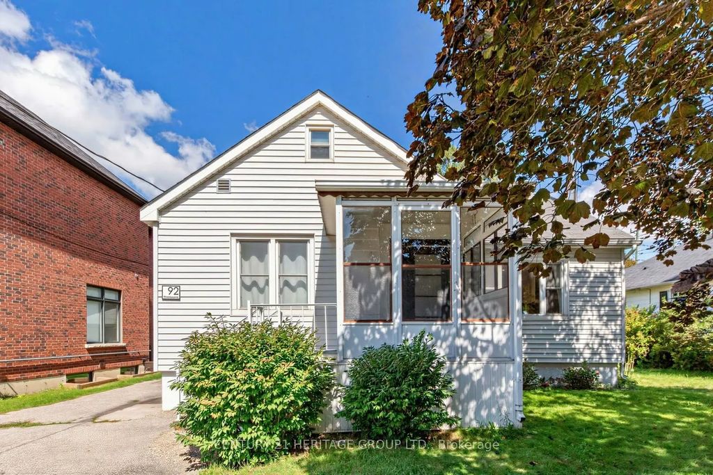 92 Kennedy Street E, Aurora