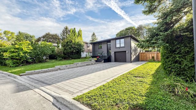 332 Dixon Boulevard, Newmarket
