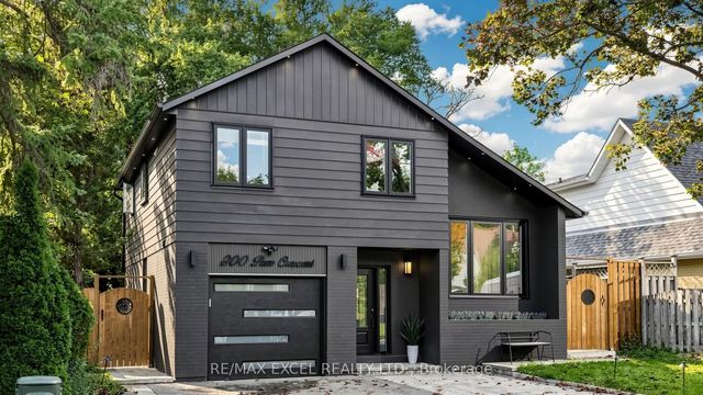 800 Pam Crescent, Newmarket