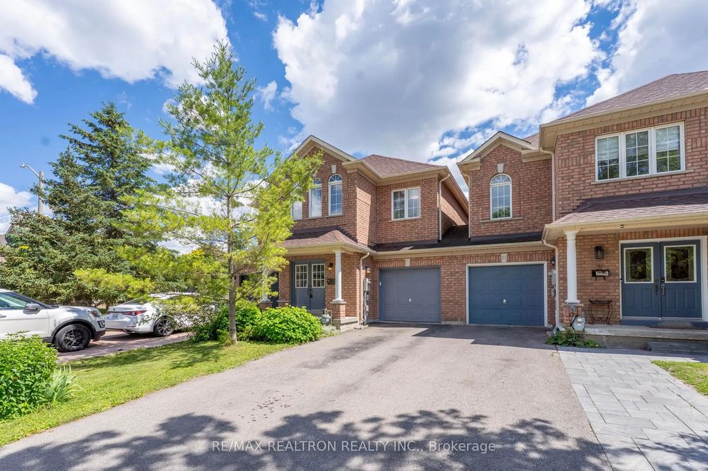 19 Naughton Drive, Richmond Hill