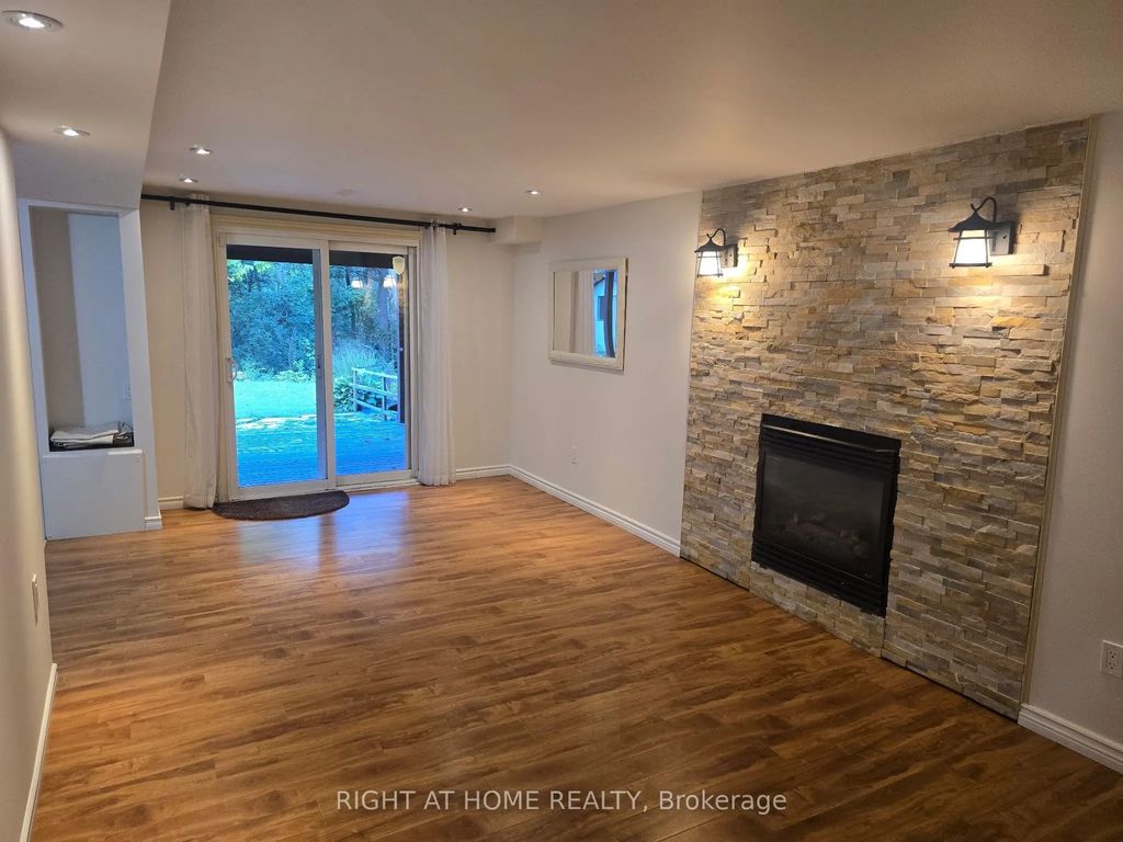 20 Lippincott Court, Richmond Hill