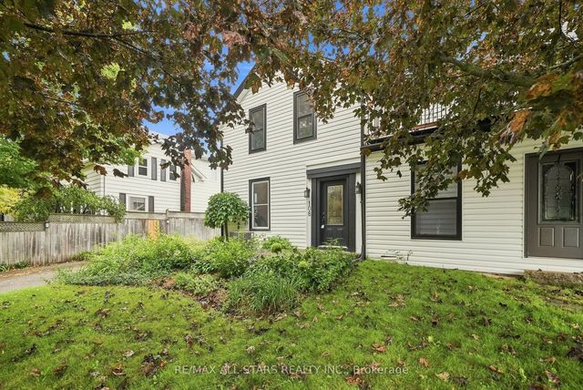 108 Mechanic Street, Uxbridge