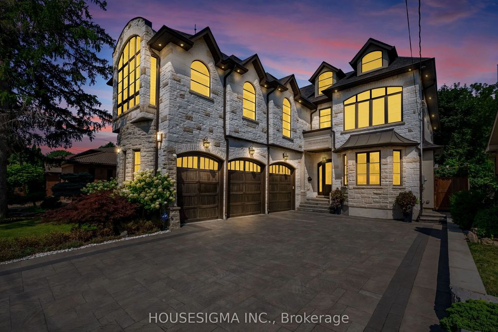 102 Oxford Street, Richmond Hill