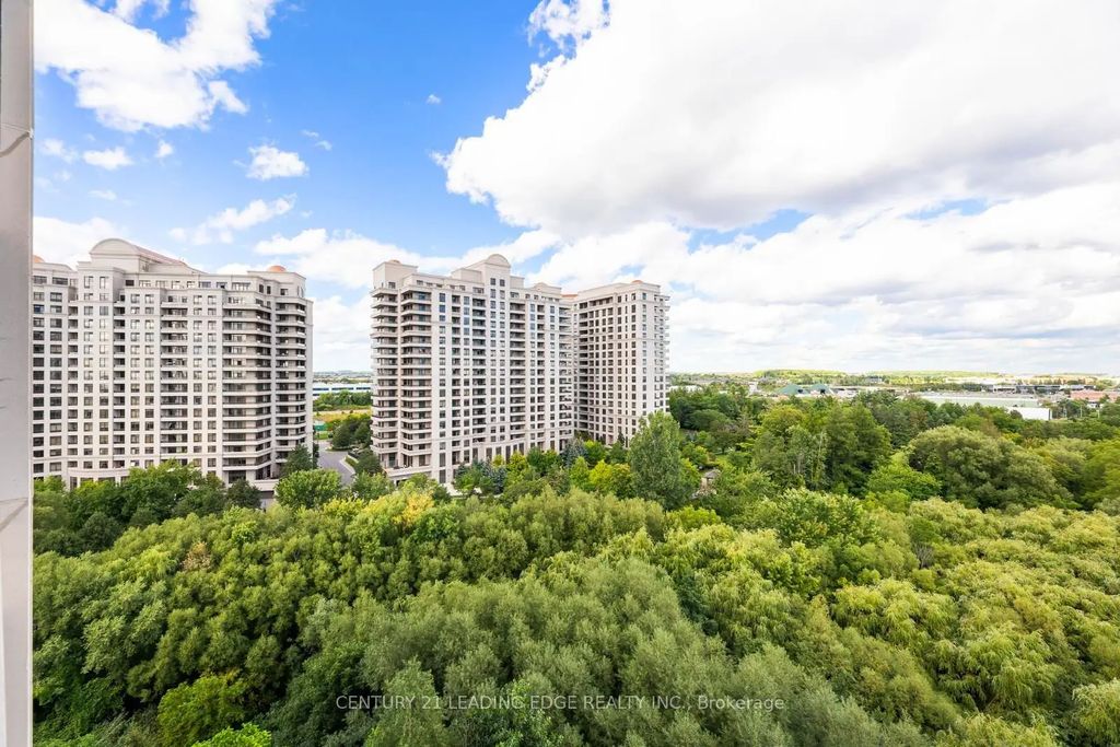 9225 Jane Street 911, Vaughan