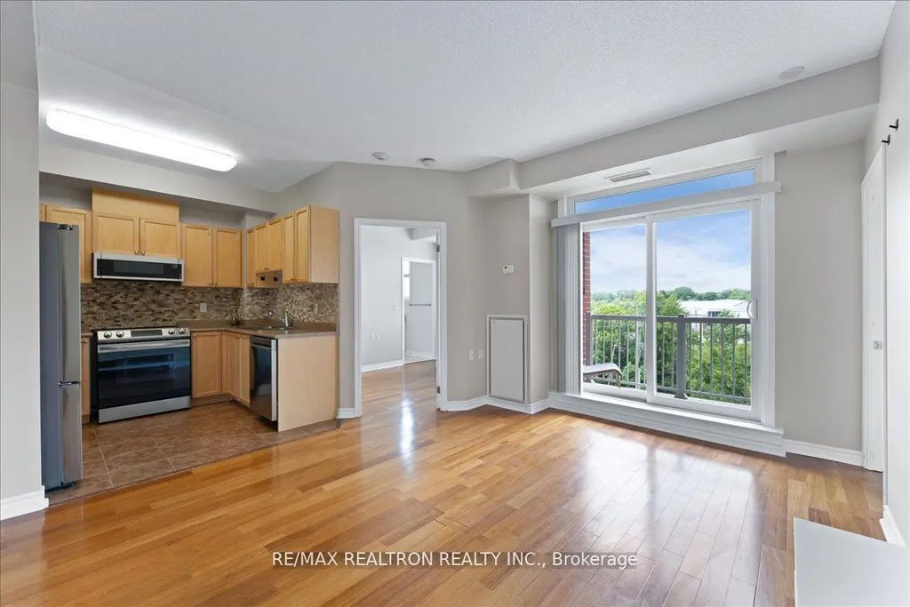 15450 Yonge Street 304, Aurora