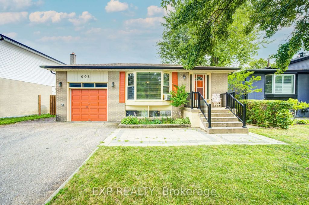 608 Rupert Avenue, Whitchurch-Stouffville