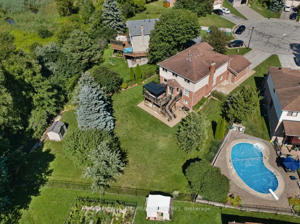 468 Dorchester Court, Newmarket