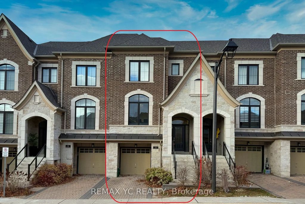 33 Duncombe Lane, Richmond Hill