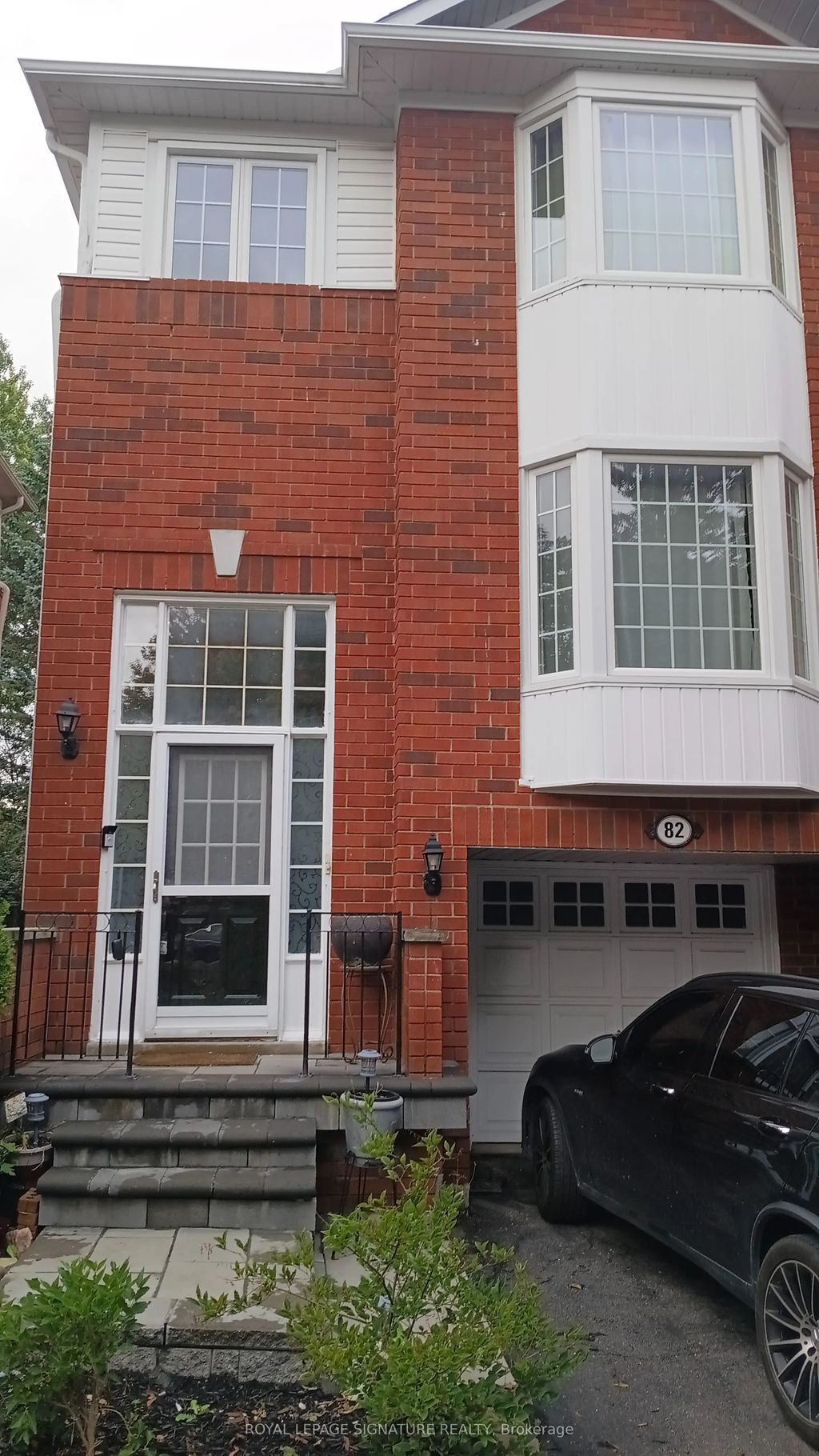 82 Mosaics Avenue, Aurora