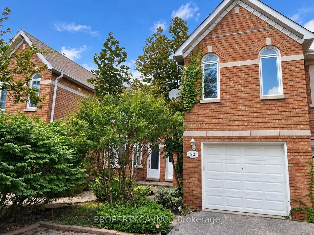 32 Brownstone Circle, Vaughan