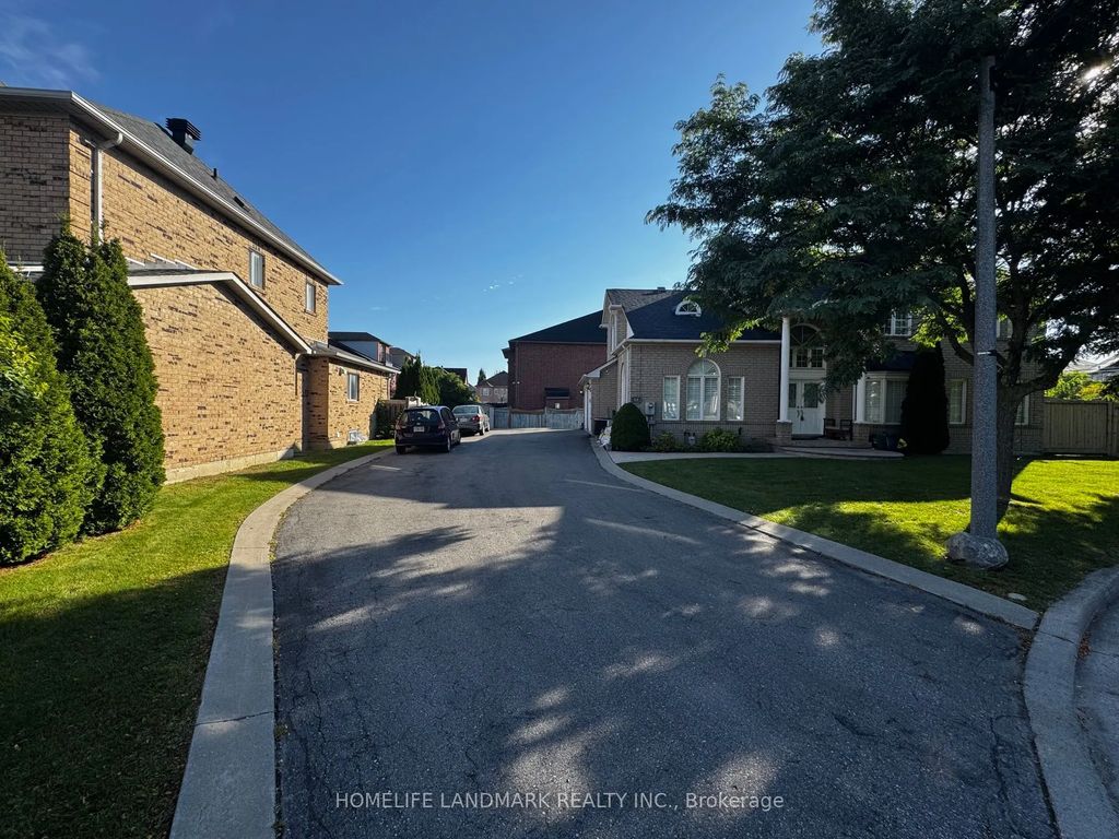 33 Ramsgate Court, Markham