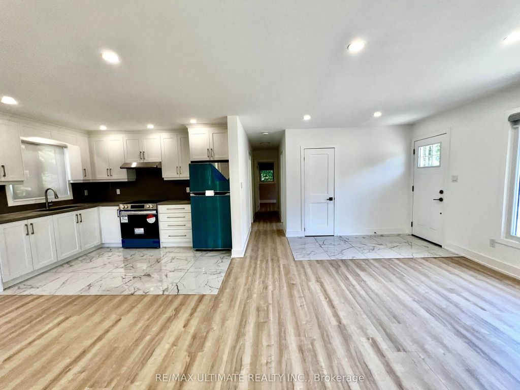 2445 25th Side Road, Innisfil