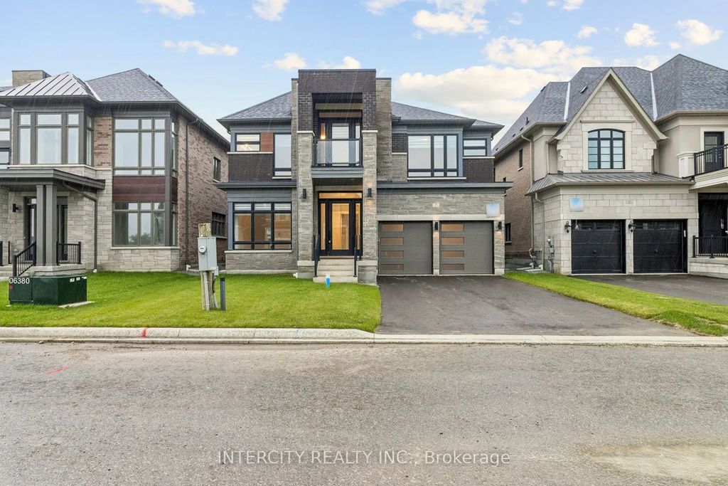 15 Garriock Hall Avenue, King