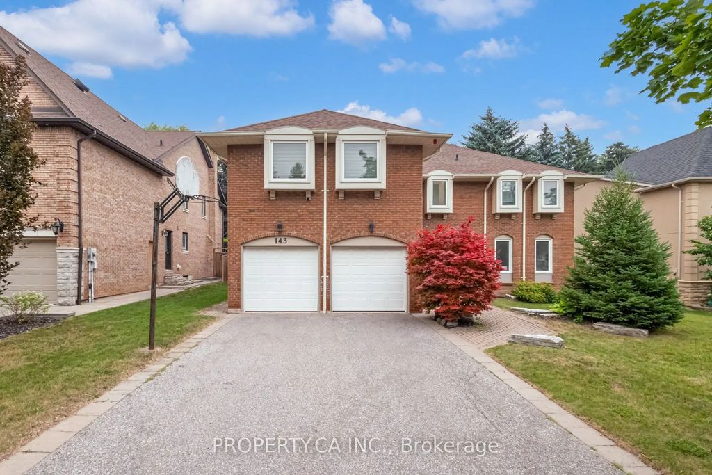 143 Cambridge Crescent, Richmond Hill