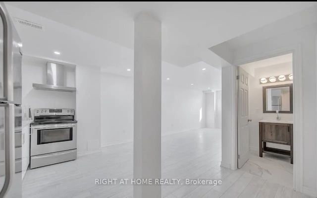317 Rita's Avenue, Newmarket