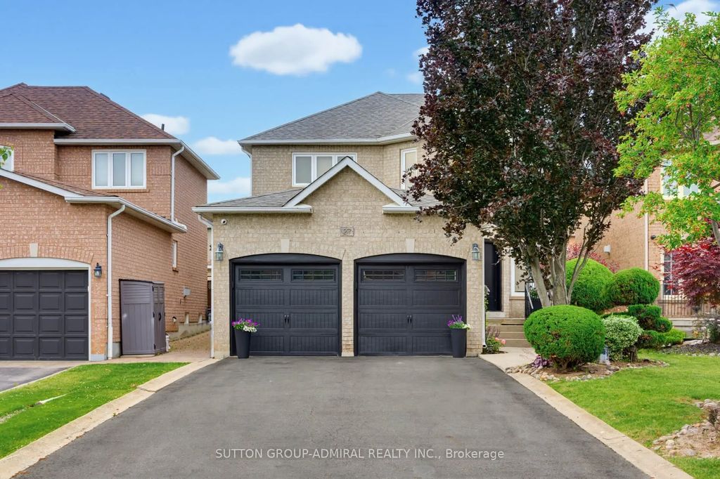 27 Pine Hollow Crescent, Vaughan