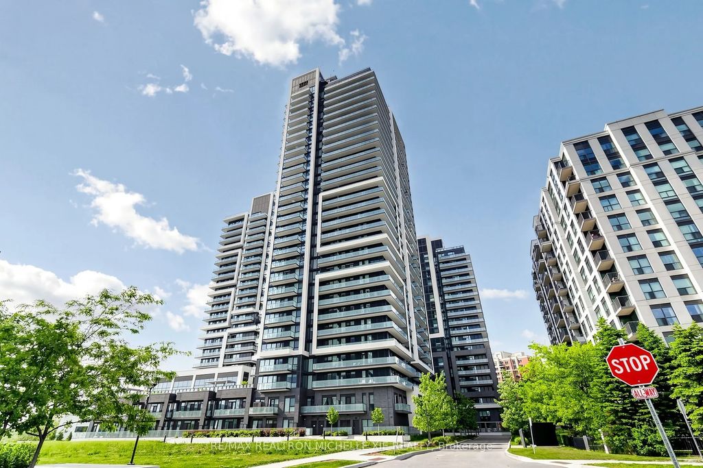 105 Oneida Crescent 1707, Richmond Hill