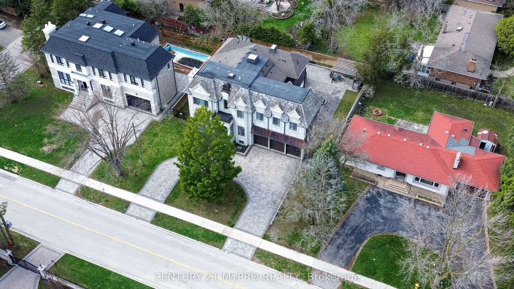 20 Uplands Avenue, Vaughan