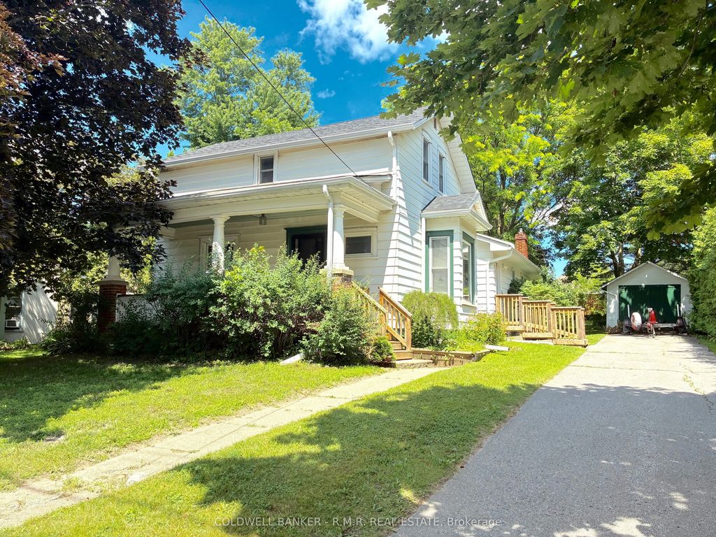 35 Main Street S, Uxbridge