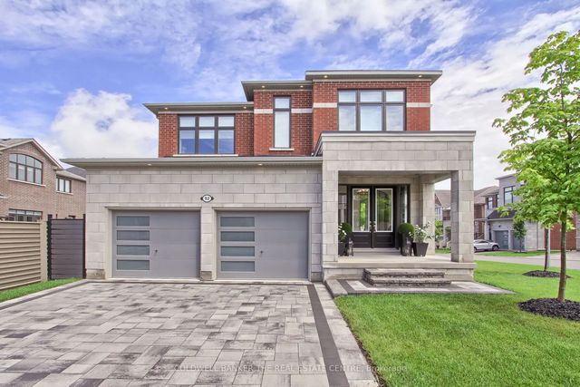 92 Maple Fields Circle, Aurora