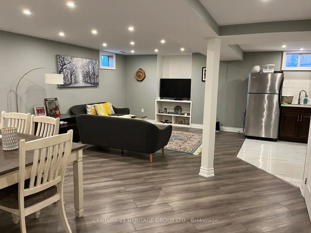 7 Creekview Avenue, Richmond Hill
