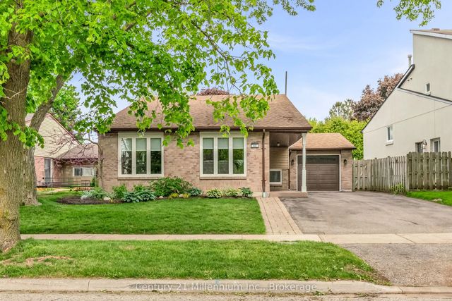 43 Stoddart Drive Drive, Aurora