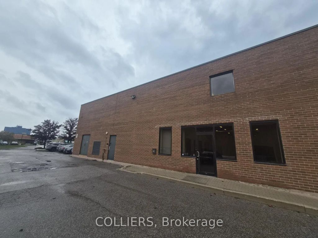 50 West Pearce Street 16, Richmond Hill