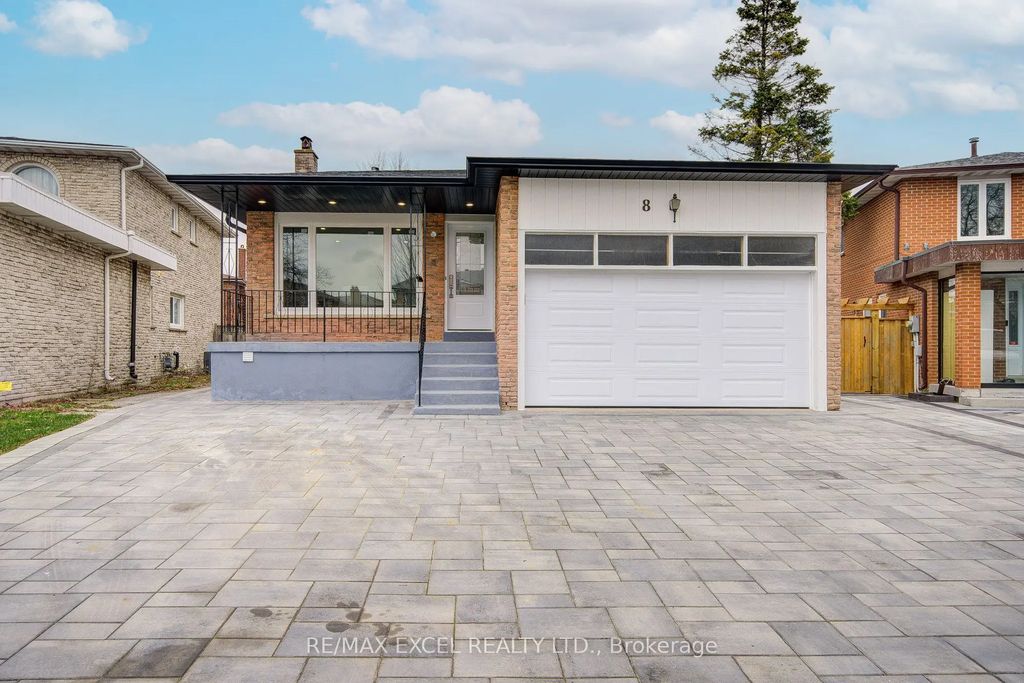 8 Simsbury Court, Markham