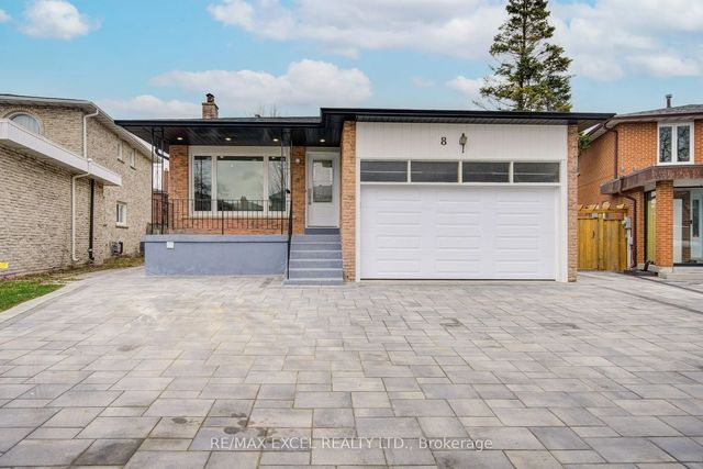8 Simsbury Court, Markham