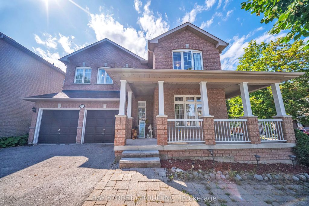 384 Spruce Grove Crescent, Newmarket