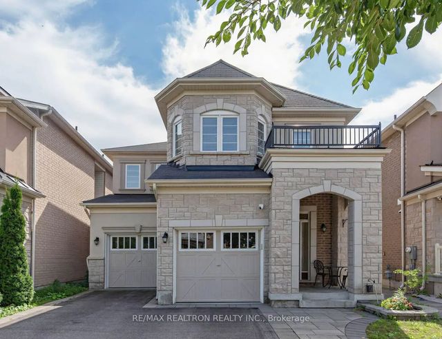 220 Degraaf Crescent, Aurora