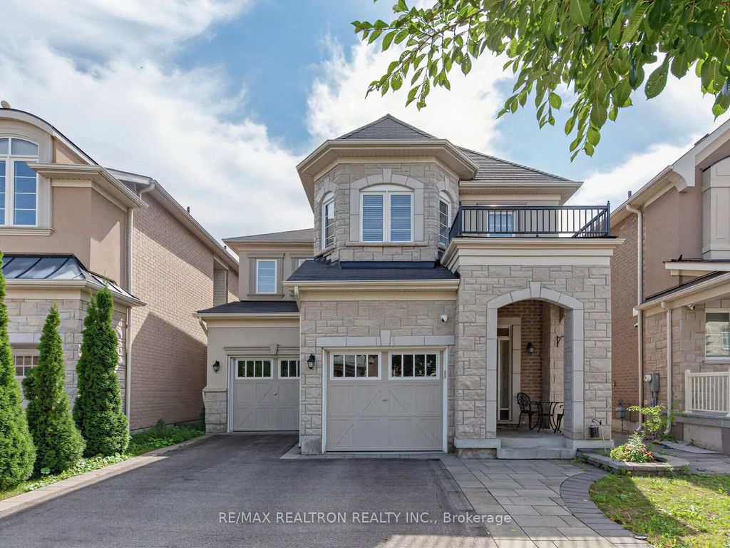 220 Degraaf Crescent, Aurora
