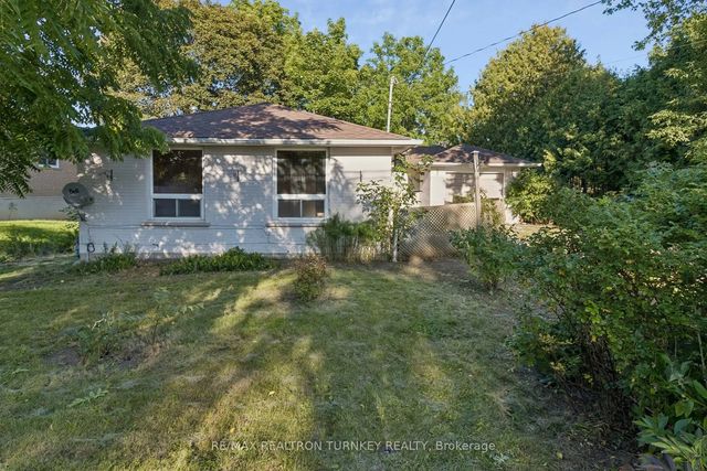 105 Bolton Avenue, Newmarket