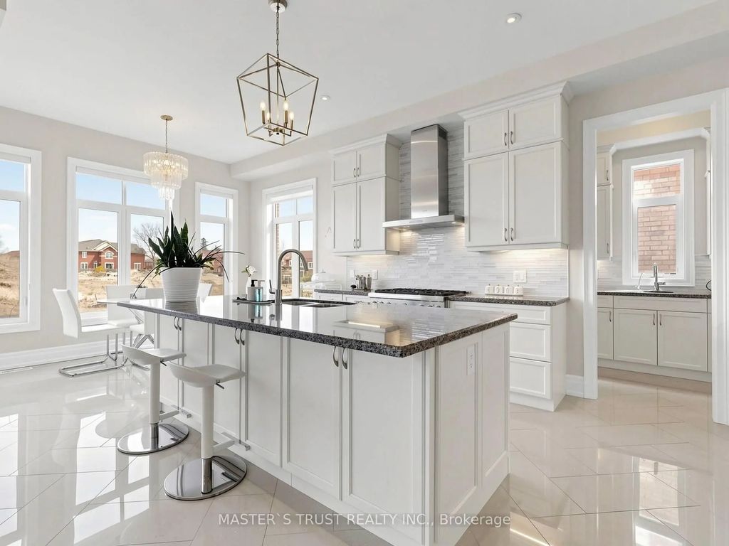 61 Grange Drive, Richmond Hill