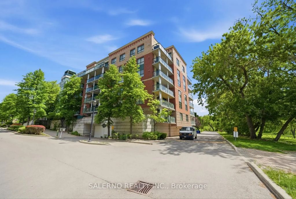 141 Woodbridge Avenue 312, Vaughan
