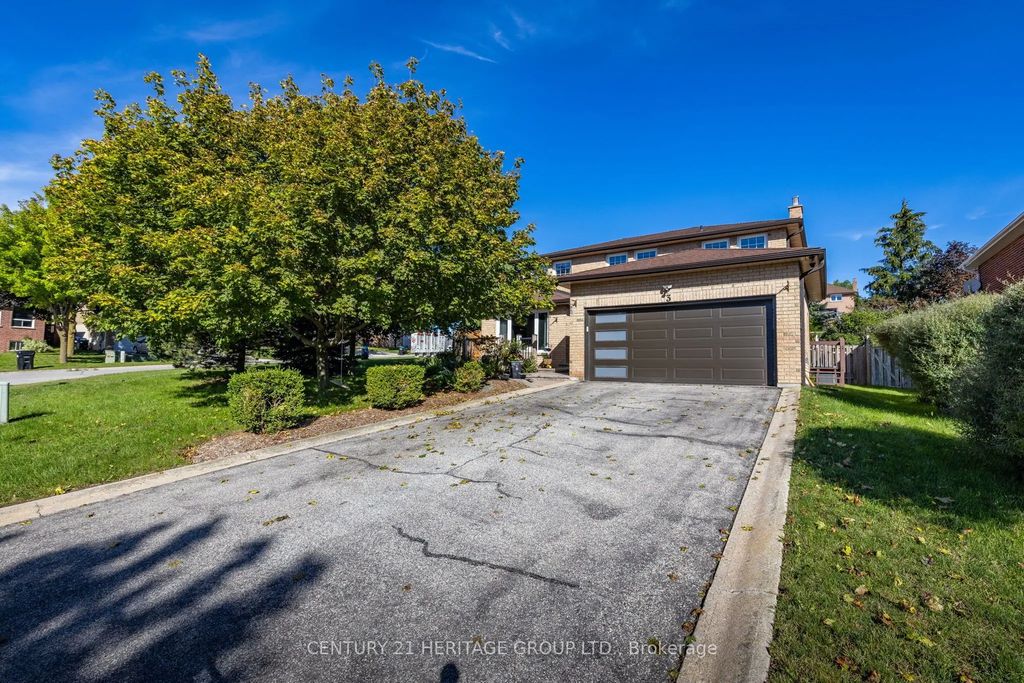 3 Royal Court, Bradford West Gwillimbury