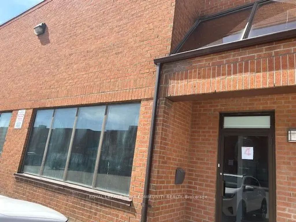 610 Bowes Road 4, Vaughan