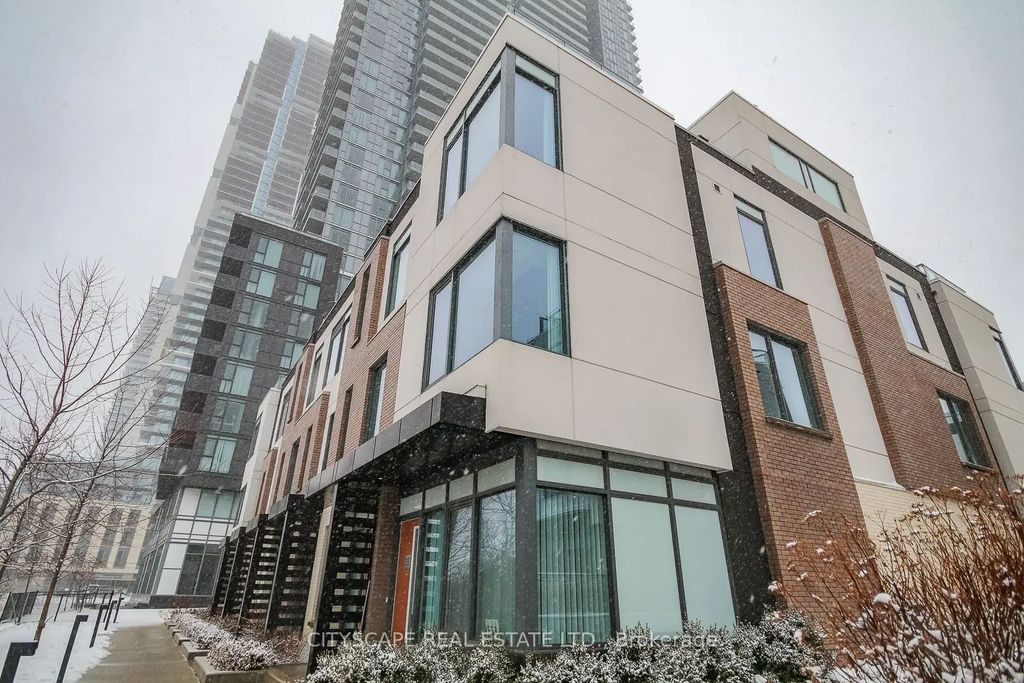 1020 Portage Parkway Th 53, Vaughan