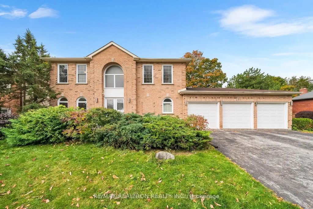 235 Kemano Road, Aurora