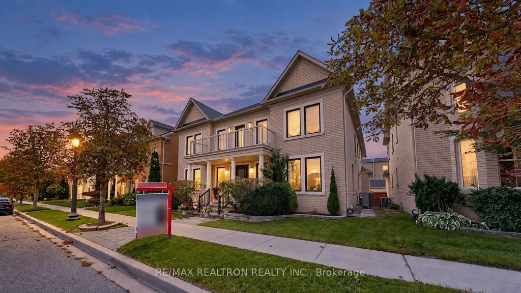 9 Gardon Avenue, Markham