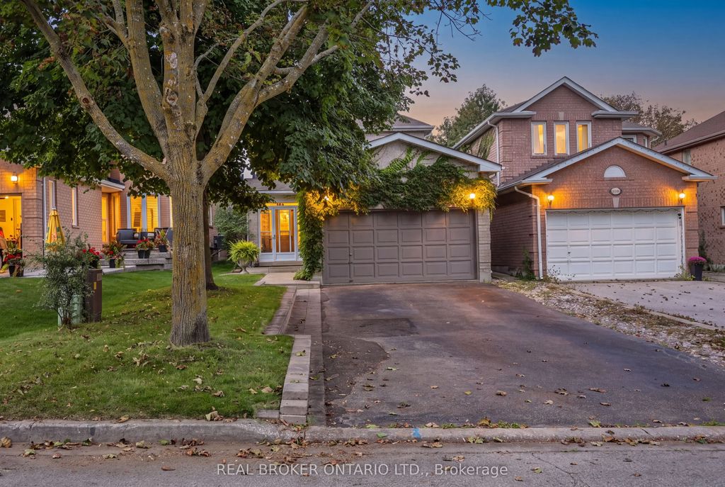 408 Flanagan Court, Newmarket