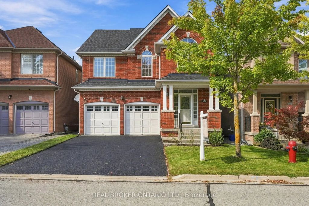 621 Society Crescent, Newmarket