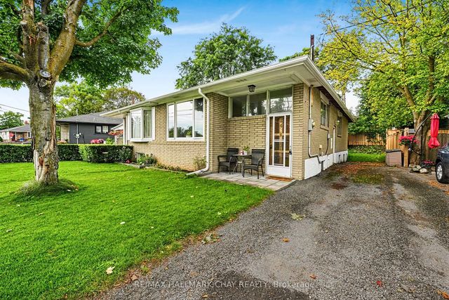 84 Longford Drive, Newmarket