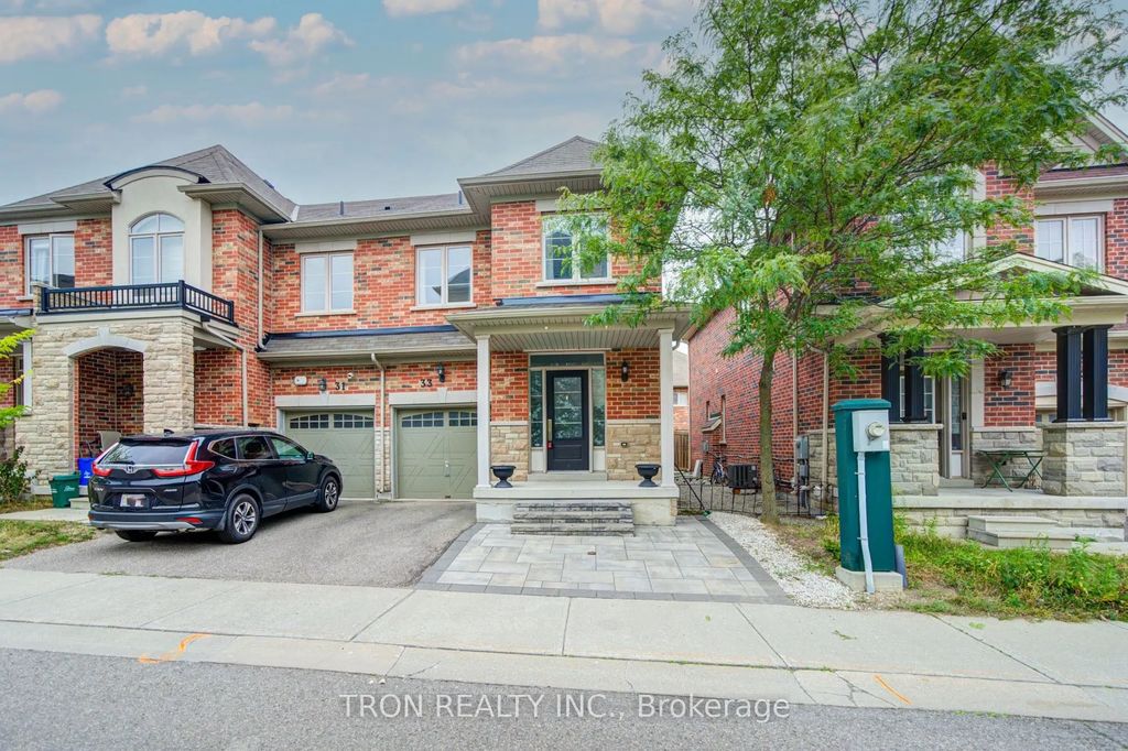 33 Mazarine Lane, Richmond Hill
