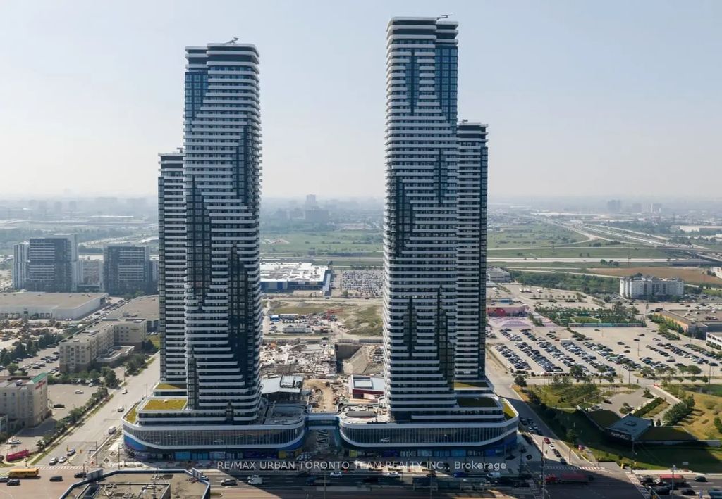 28 Interchange Way 802, Vaughan