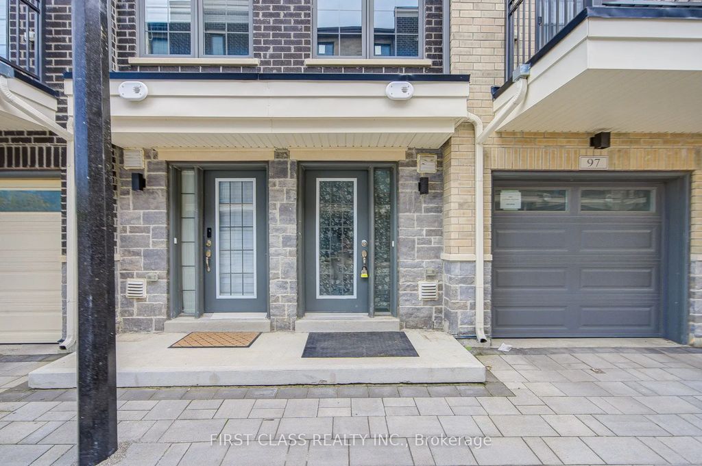 97 Clippers Crescent, Whitchurch-Stouffville